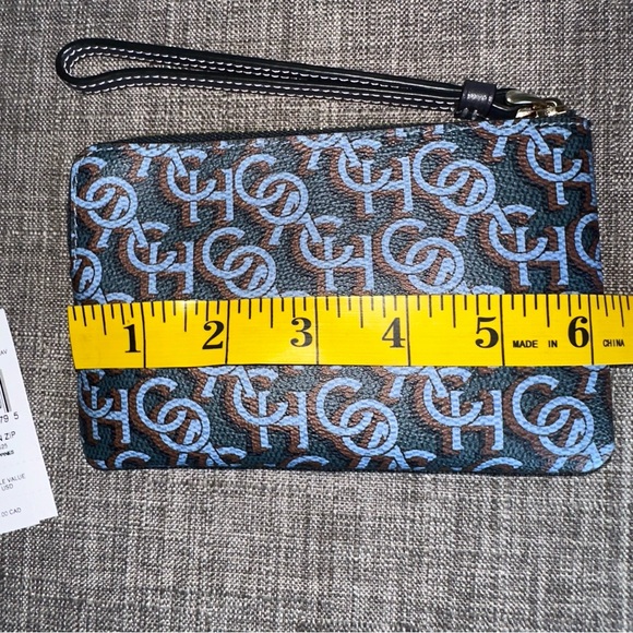 ⚡️FLASH SALE COACH Monogram Print Corner Zip Wristlet in Navy - Picture 11 of 13